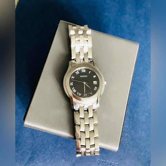 Modern GUCCI black dial ROMAN hours watch 🖤🤍🖤🤍🖤 - Picture 4 of 14